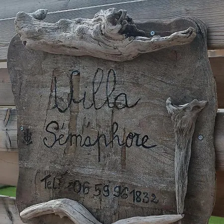 Love hotel Semaphore, La Fleur De Sel *
